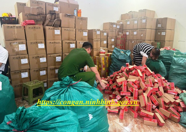 Kiểm tra công ty của giám đốc Trần Đại Phúc và một Tiktoker nổi tiếng, công an thu giữ gì? - Ảnh 6.