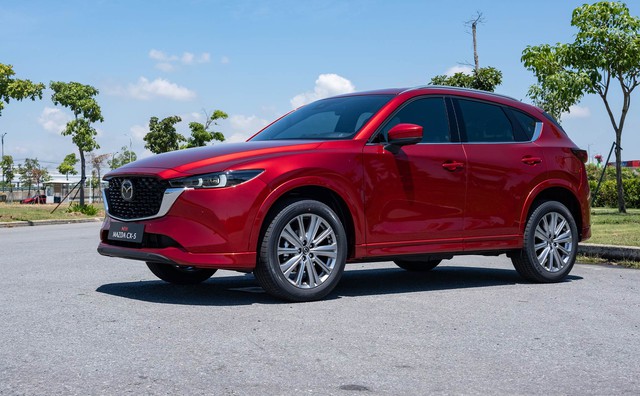 3 mẫu SUV cỡ C được lòng khách Việt: CX-5 lần đầu còn dưới 700 triệu, CR-V giảm giá hơn 60 triệu đồng - Ảnh 5.