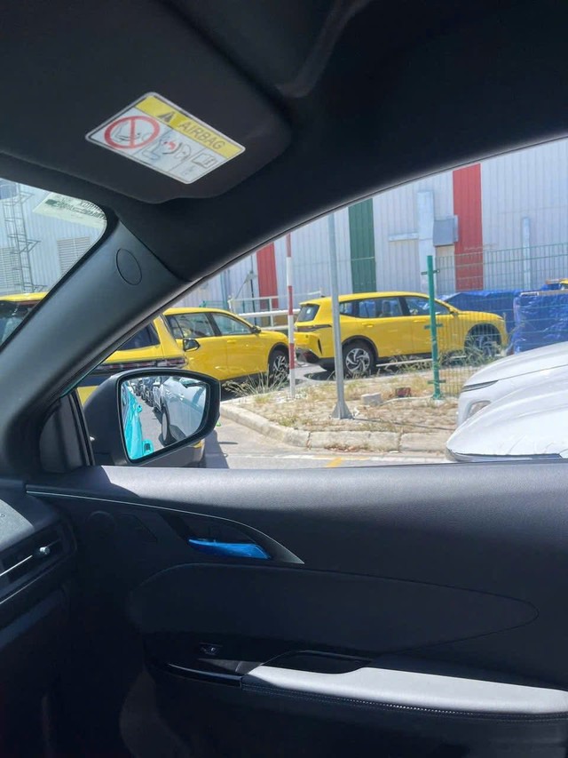 Lộ thêm ảnh thật nội thất VinFast Limo Green: Mở 3 hàng ghế vẫn đầy chỗ để đồ, vô lăng lấy từ xe tiền tỷ? - Ảnh 10.