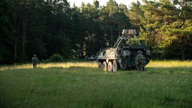 Mỹ triển khai Dự &aacute;n Fly Trap để thử nghiệm c&ocirc;ng nghệ chống UAV tại Đức - Ảnh 4.