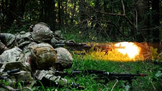 Mỹ triển khai Dự &aacute;n Fly Trap để thử nghiệm c&ocirc;ng nghệ chống UAV tại Đức - Ảnh 7.