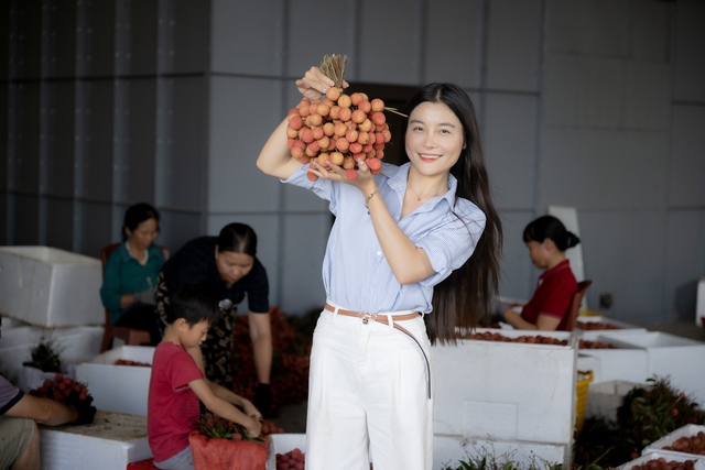 54 tấn vải Lục Ngạn bán hết veo sau phiên live 6 tiếng, PCT Bắc Giang nêu rõ 3 từ "đạt chuẩn sang Mỹ" - Ảnh 6.