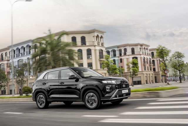 Nhà máy làm 180.000 xe/năm của Hyundai 'ra lò' xe mới: Hơn 20 tính năng an toàn, giá từ 600 triệu - Ảnh 1. Nhà máy làm 180.000 xe/năm của Hyundai 'ra lò' xe mới: Hơn 20 tính năng an toàn, giá từ 600 triệu - Ảnh 1.