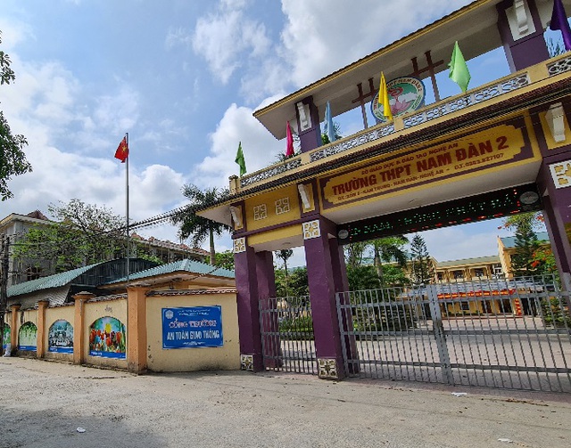Thầy giáo nói “học cho lắm rồi cũng đi làm thuê” là giáo viên dạy lớp chọn, đồng nghiệp chia sẻ bất ngờ - Ảnh 1.