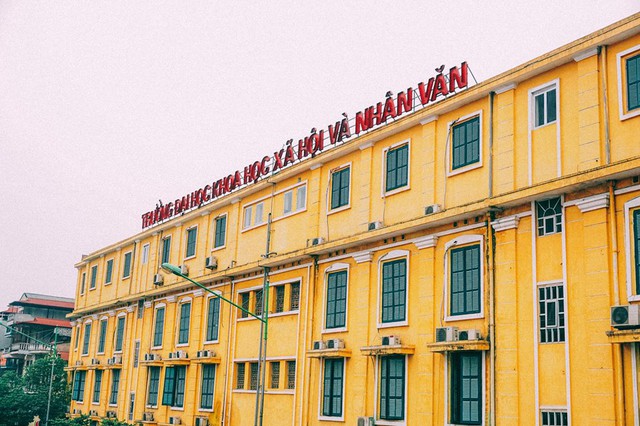 Đại học Khoa học xã hội và Nhân văn bỏ xét tuyển khối C nhiều ngành: Phó hiệu trưởng nói lý do - Ảnh 1.