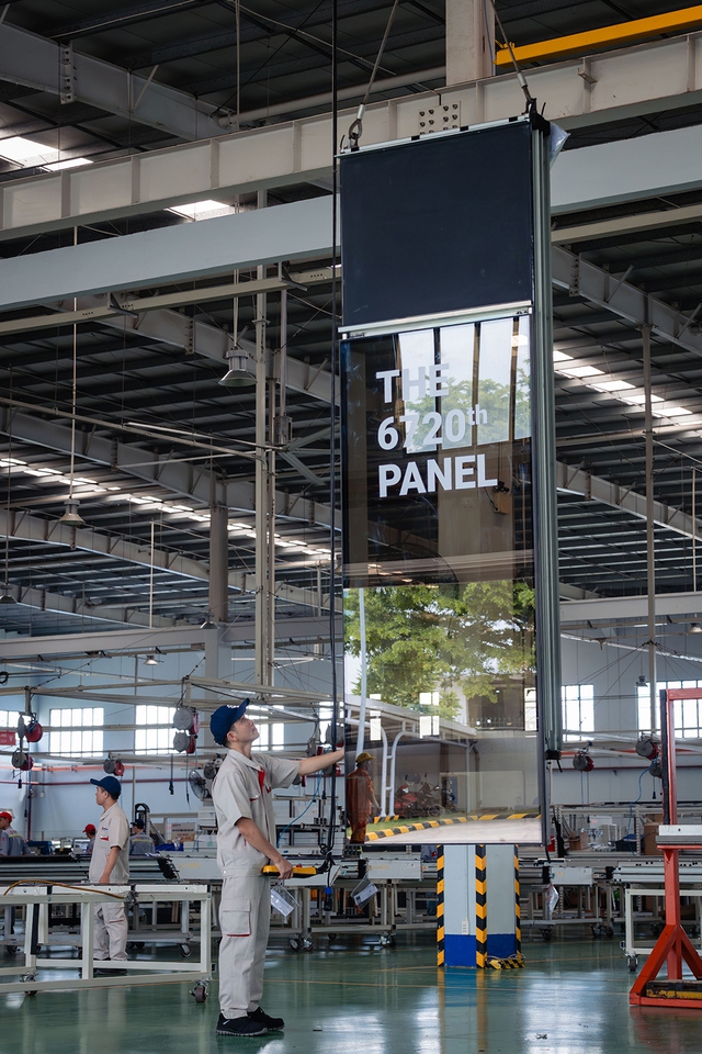 Kỳ tích của BM Windows: Mang dấu ấn "made in Vietnam" lên tòa nhà cao nhất Canada - Ảnh 2. Kỳ tích của BM Windows: Mang dấu ấn "made in Vietnam" lên tòa nhà cao nhất Canada - Ảnh 2.