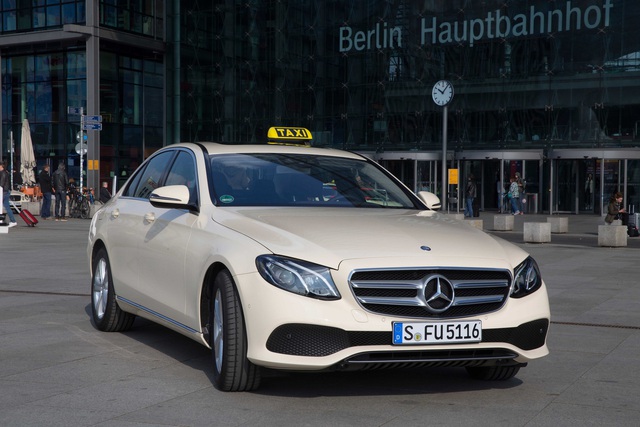 Taxi ở Đức toàn Mercedes, BMW, Audi, xe của VinFast cũng đã được sử dụng: Hãng nào vận hành? - Ảnh 3.
