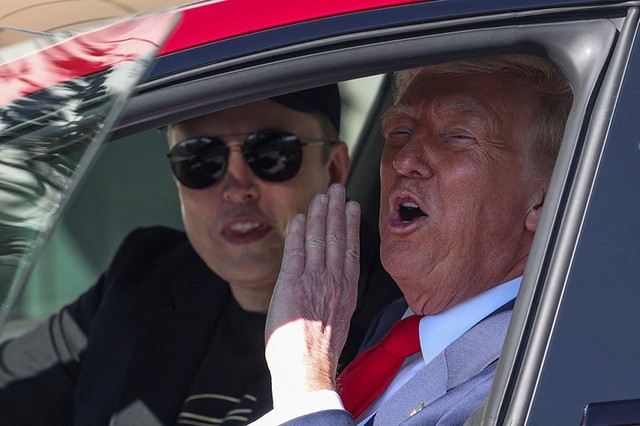 Mối quan hệ giữa tỷ phú Elon Musk và Tổng thống Trump qua ảnh - Ảnh 2.