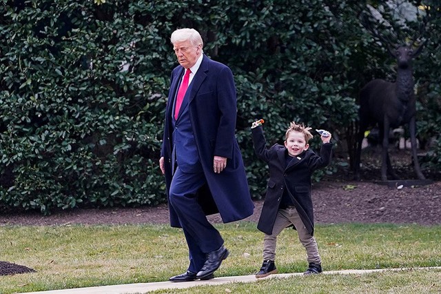 Mối quan hệ giữa tỷ phú Elon Musk và Tổng thống Trump qua ảnh - Ảnh 3.