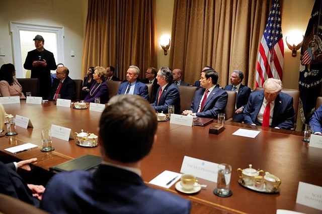 Mối quan hệ giữa tỷ phú Elon Musk và Tổng thống Trump qua ảnh - Ảnh 8.