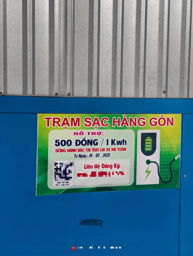 Tài xế VinFast mang xe đi sạc, bất ngờ khi được cầm thêm tiền về - Ảnh 2.