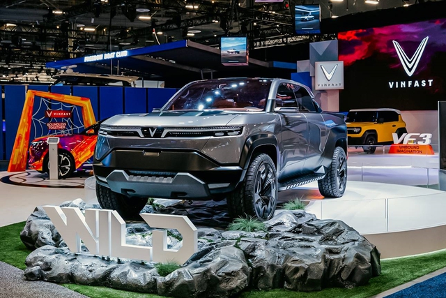 Xe VinFast 'hoang dã' nhất được công nhận độc quyền: Tác giả cũng đã vẽ limousine cực xịn và xe tí hon lạ - Ảnh 2.