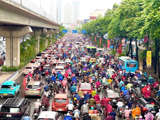 Chỉ thị Thủ tướng vừa ký: Khu vực này của Hà Nội cấm hoàn toàn xe máy xăng, áp dụng vào năm sau - Ảnh 1.