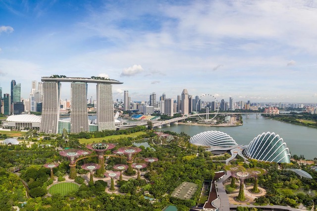 "Bất ổn đáng kể" khiến Singapore có mức tăng trưởng kém Việt Nam gần 2 lần - Ảnh 1.