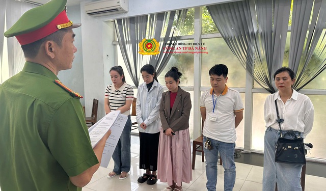 Bắt tạm giam nh&acirc;n vi&ecirc;n ph&ograve;ng kh&aacute;m Trương Thị Hạ Li&ecirc;n v&agrave; 3 nữ đồng nghiệp  - Ảnh 1.