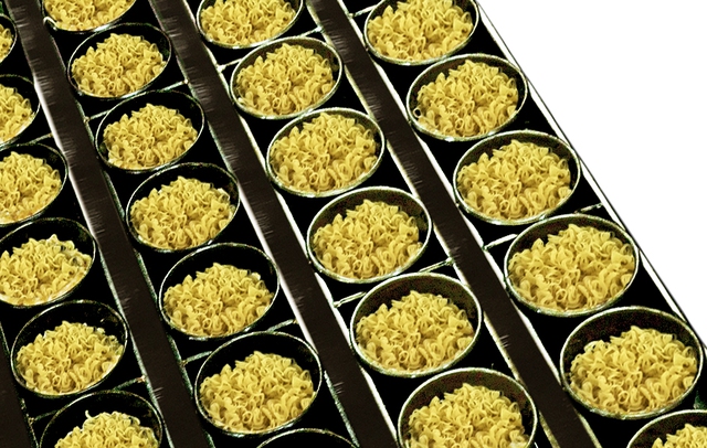 Siêu nhà máy 5.200 tỷ của Việt Nam: “Cỗ máy triệu sản phẩm” chinh phục hơn 40 nước trên thế giới - Ảnh 1.