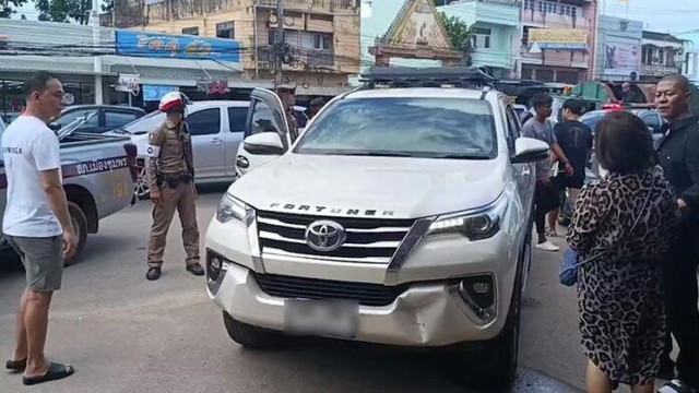 Bị xe khác bóp còi, tài xế liền rút súng ra bắn 3 phát - Ảnh 2.