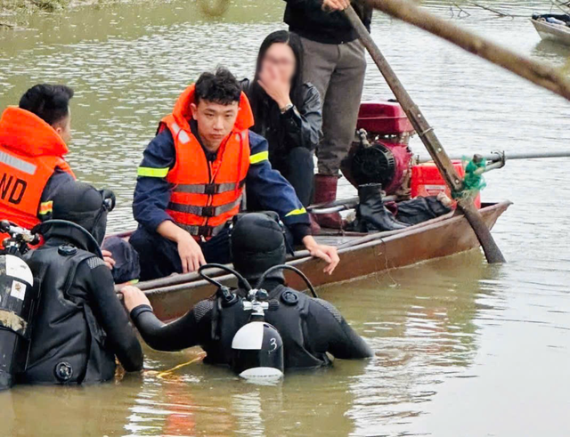 Gặp nạn khi đi thuyền du lịch biển: Quần áo ướt cũng không được cởi ra, tư thế giúp tăng khả năng sống sót - Ảnh 6.