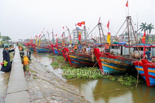 Bão số 3 đã tiến thẳng vào đất liền, 2 tỉnh nào sẽ chịu tác động gió bão mạnh nhất? - Ảnh 2.