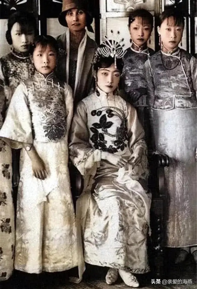 14 bức ảnh hiếm chụp Trung Quốc thời cuối nhà Thanh: Nhan sắc xinh đẹp của vị tiểu thiếp khiến nhiều người ngỡ ngàng - Ảnh 13.