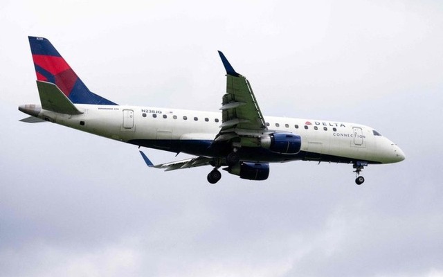 Phi công Delta Air Lines xin lỗi sau cú lái mạnh để tránh va chạm với B - 52 - Ảnh 2.