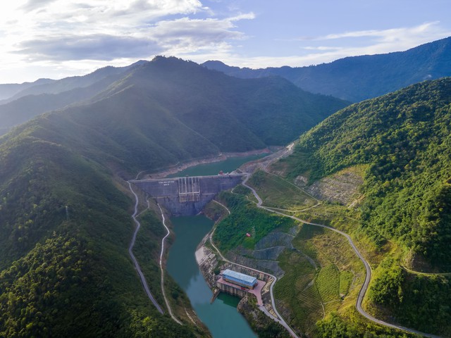 Thủy điện Bản Vẽ chứng kiến điều chưa từng có: Nước đổ về "5.000 năm mới xảy ra một lần" - Ảnh 2. Thủy điện Bản Vẽ chứng kiến điều chưa từng có: Nước đổ về "5.000 năm mới xảy ra một lần" - Ảnh 2.