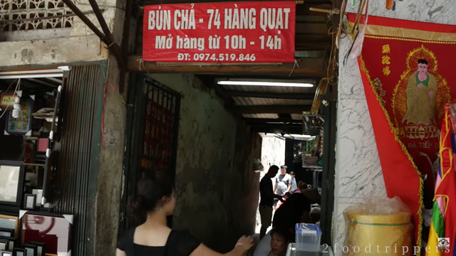 Khách Tây nhận xét: Đây là cửa hàng bún chả ngon nhất ở Hà Nội - Ảnh 1.
