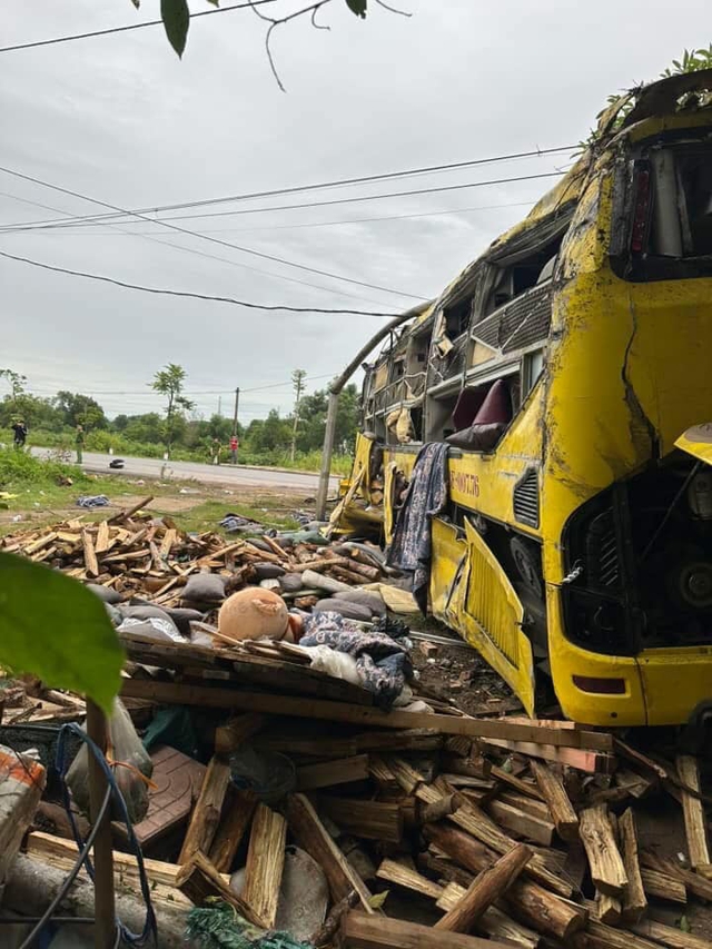Danh tính 9 nạn nhân tử vong trong vụ lật xe khách đi từ Hà Nội vào Đà Nẵng - Ảnh 1.