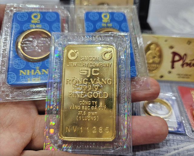 Chưa đủ tiền xây nhà, người đàn ông ở Phú Thọ "tất tay" 100 chỉ vàng: Cái kết sau hơn 1 năm - Ảnh 1.