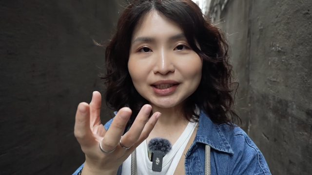 Khách Trung Quốc lần đầu thử món bánh dân dã ở Hà Nội, ngỡ ngàng vì "ngon khủng khiếp" - Ảnh 3.