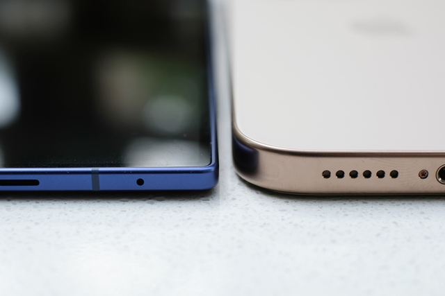 "Trên bàn cân" Galaxy Z Fold7 và iPhone 16 Pro Max: Điện thoại gập đã sánh ngang smartphone truyền thống? - Ảnh 3.