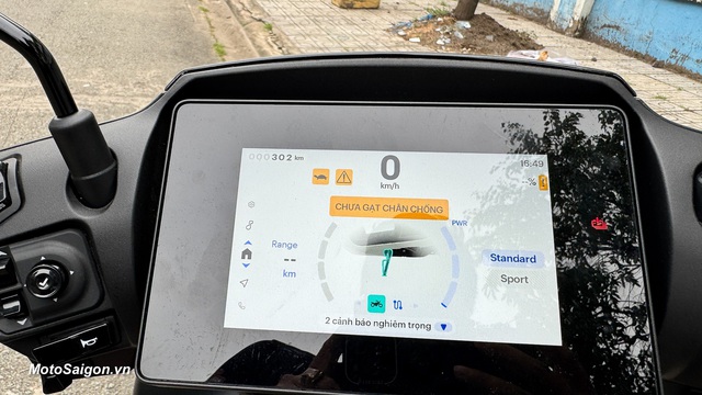 Khách Việt đi thử xe máy điện Honda từ 100% pin đến lúc dắt bộ: Quãng đường tối đa vượt công bố? - Ảnh 2.