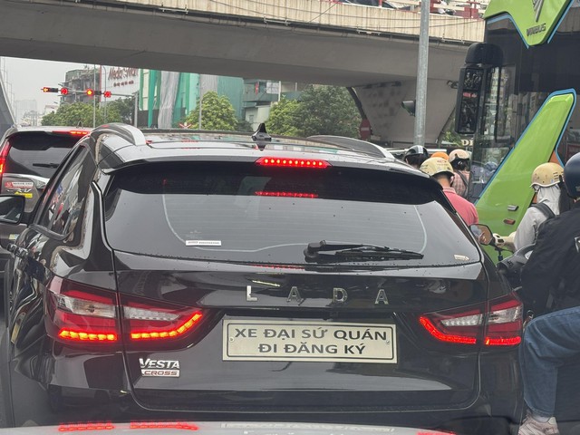 Xe ô tô Nga đã lăn bánh tại Việt Nam: Là chiếc xe đến từ hãng bán chạy số 1 nước bạn - Ảnh 1.