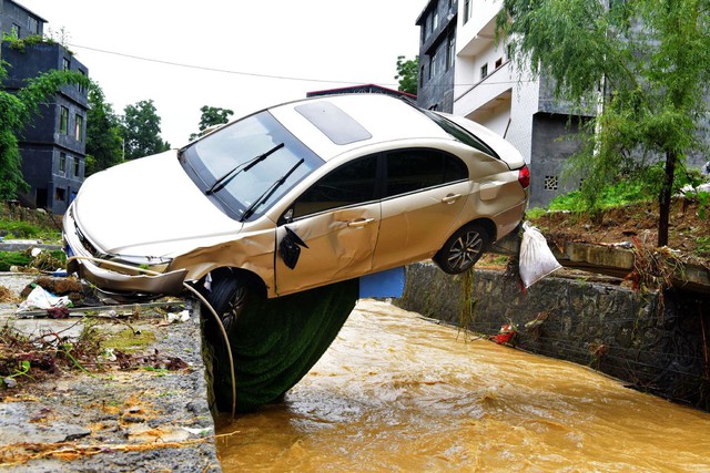 Trung Quốc khốn khổ v&igrave; "khủng hoảng k&eacute;p": 1 ng&agrave;nh kinh tế 2.800 tỷ USD bị đe dọa nghi&ecirc;m trọng - Ảnh 1.