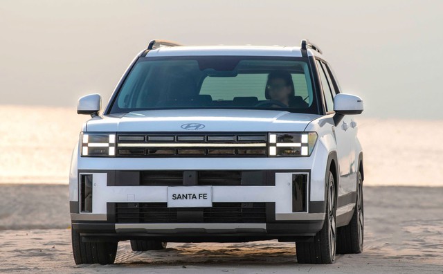 Hai xe SUV to, khỏe của Hyundai đang ưu đãi mạnh: Giá bán đã ngang xe dưới hạng nhưng vẫn tặng thêm quà - Ảnh 1.