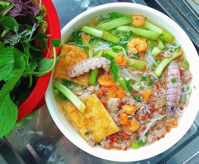Vụ 5 người ăn bún hết 810.000 đồng ở Hạ Long: Cơ quan chức năng làm ngay một việc - Ảnh 3.
