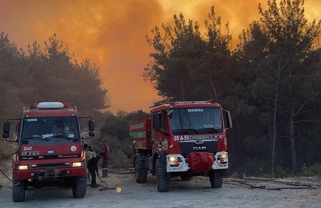 Thành phố hàng triệu người đang bị lửa đe dọa - Ảnh 3.