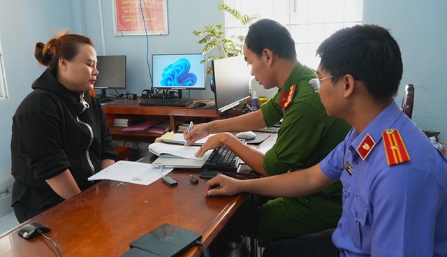 Khởi tố Ngô Ngụy Ý vì cố ý chiếm giữ tiền chuyển khoản nhầm- Ảnh 1. Khởi tố Ngô Ngụy Ý vì cố ý chiếm giữ tiền chuyển khoản nhầm- Ảnh 1.