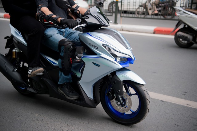 Hộp số 'chuyển cấp' của xe ga Yamaha vừa ra mắt: Thêm 13 triệu để trang bị, lộ rõ bản chất sau chạy thử - Ảnh 1.