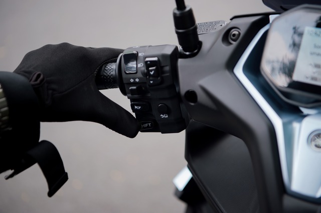 Hộp số 'chuyển cấp' của xe ga Yamaha vừa ra mắt: Thêm 13 triệu để trang bị, lộ rõ bản chất sau chạy thử - Ảnh 3.