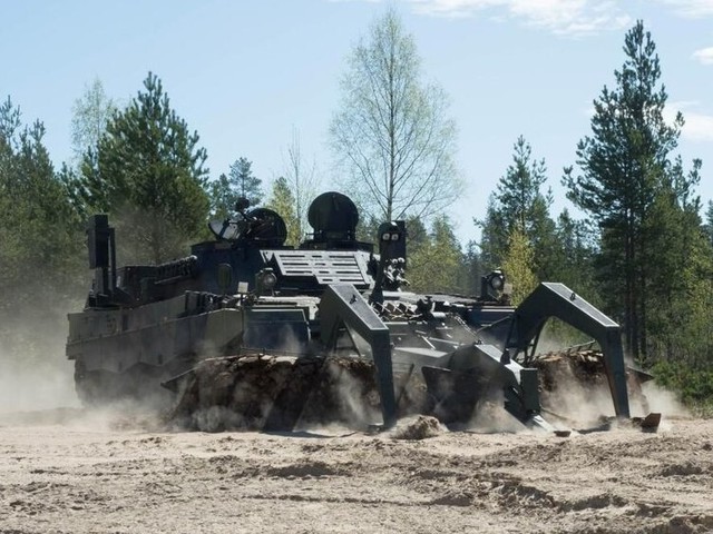 Leopard 2R trở thành chiến xa vô dụng nhất trên chiến trường  - Ảnh 5.