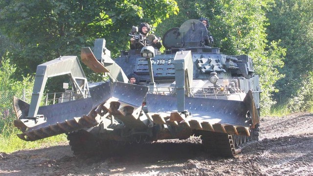 Leopard 2R trở thành chiến xa vô dụng nhất trên chiến trường  - Ảnh 4.