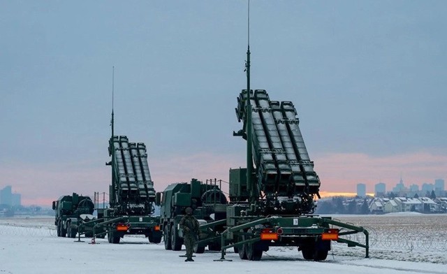 Tổng thống Trump cam kết gửi 10 tên lửa Patriot tới Ukraine ngay lập tức - Ảnh 8.