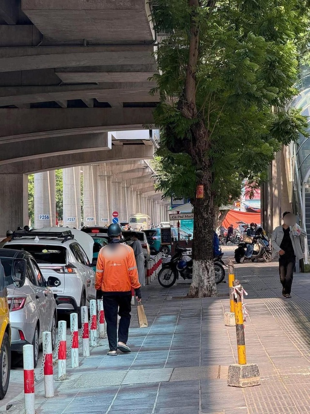 Hà Nội: Shipper vào lấy đơn hàng được 9.000 đồng, quay ra mất xe máy và cái kết không tưởng - Ảnh 1.