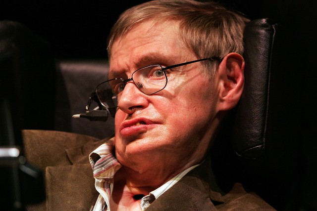 Lời cảnh báo rợn người của Stephen Hawking trở lại: Khi "vị khách không mời" bất ngờ tiến sát Trái Đất- Ảnh 1. Lời cảnh báo rợn người của Stephen Hawking trở lại: Khi "vị khách không mời" bất ngờ tiến sát Trái Đất- Ảnh 1.