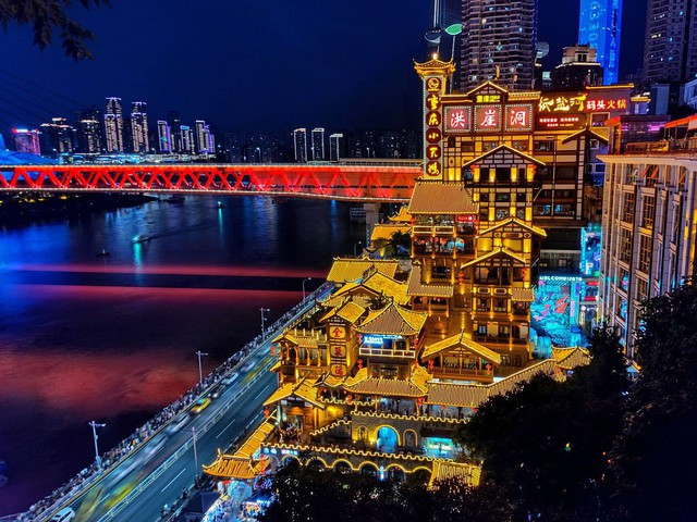 Khách Việt choáng khi du lịch thành phố Trung Quốc, nhận xét: "Thật sự vượt ngoài sức tưởng tượng!" - Ảnh 2.