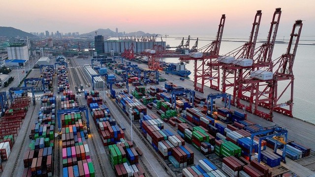 &Ocirc;ng Trump lại tuy&ecirc;n bố ho&atilde;n tăng thuế với Trung Quốc  - Ảnh 4.