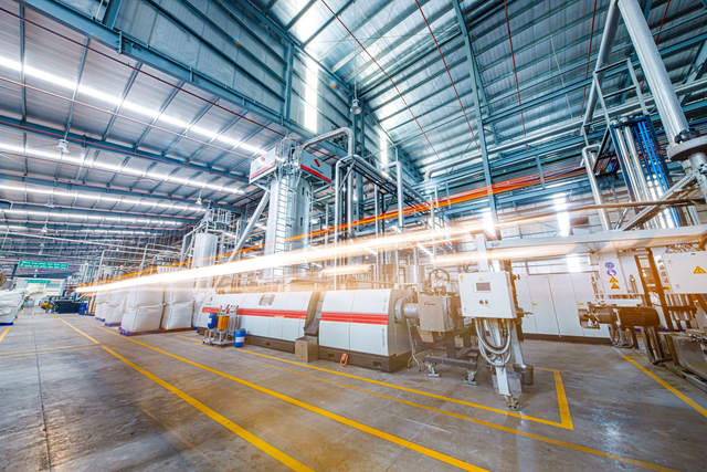 Sở hữu "đế chế" 65.000m2,Tái Chế DUYTAN  mang sản phẩm chinh phục 12 quốc gia: Bắt tay toàn "ông lớn" - Ảnh 3.