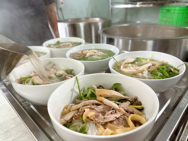 Bữa ăn nghĩa tình là nguồn động lực để vượt qua bệnh tật - Ảnh 2.