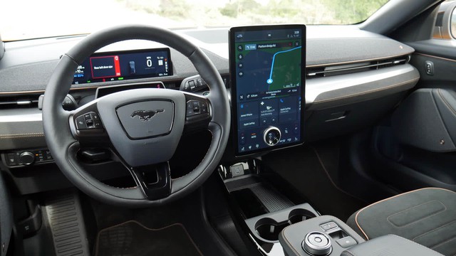 Xe điện mới tinh ra mắt ngày mai: Đi 515km/sạc, khách đi 400.000km mới chai pin 10%, hãng đã lắp trụ sạc - Ảnh 4.
